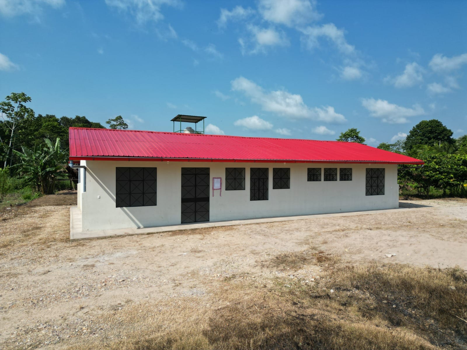 Foto adicional — Mejorando la red eléctrica en la comunidad para nuestra…