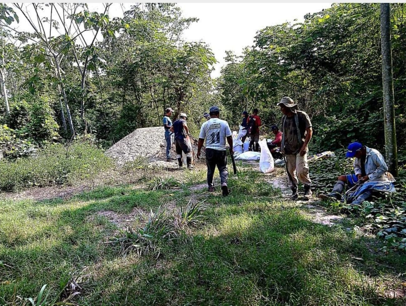 Foto adicional — Nuestra comunidad quiere informar al publico en general que…