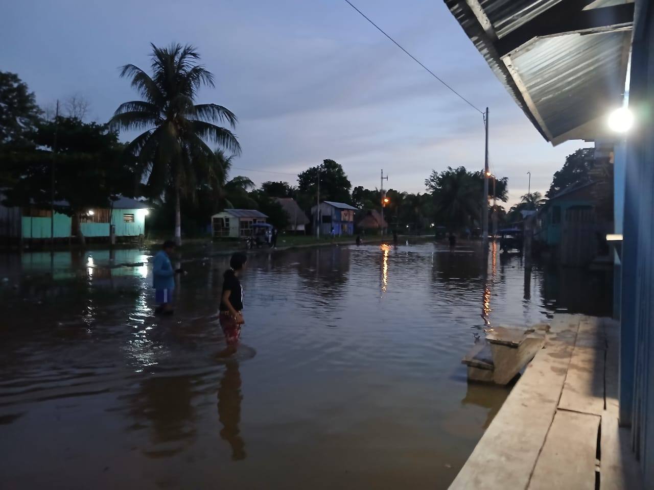Donación de víveres de Ocho Sur por inundaciones del invierno