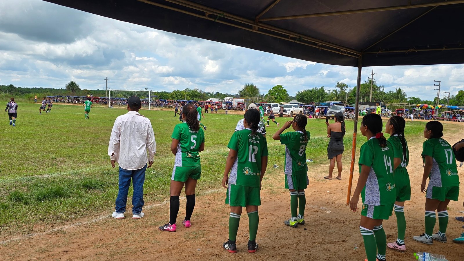 Foto adicional — En estos momentos nuestra selección de mujeres viene…
