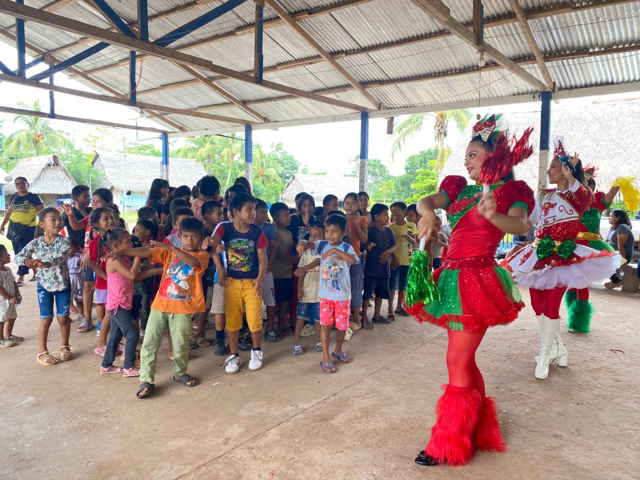 Foto adicional — Nuestros niños celebraron la navidad a todo lo grande con…